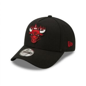 GORRA BULLS NEGRO CON ROJO FUEGO