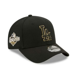 GORRA LA BLACK IN BLACK CON BORDE DORADO WORLD SERIES 2025