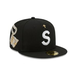 GORRA SUPREME NEGRO CADENA JESUCRISTO DORADA