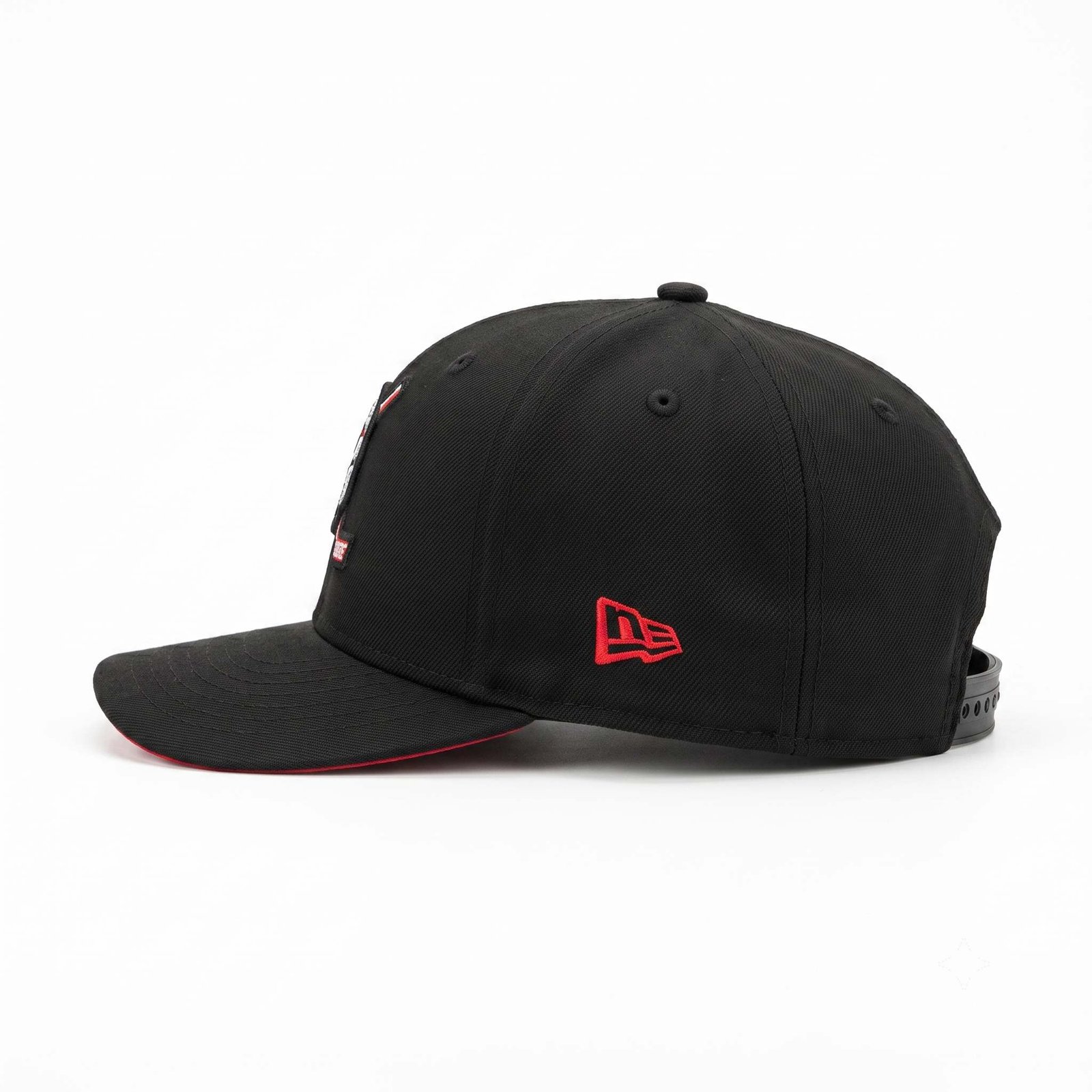 GORRA MIGHTY DUCKS NEGRO CON ROJO MIGHTY DECADE - Image 4